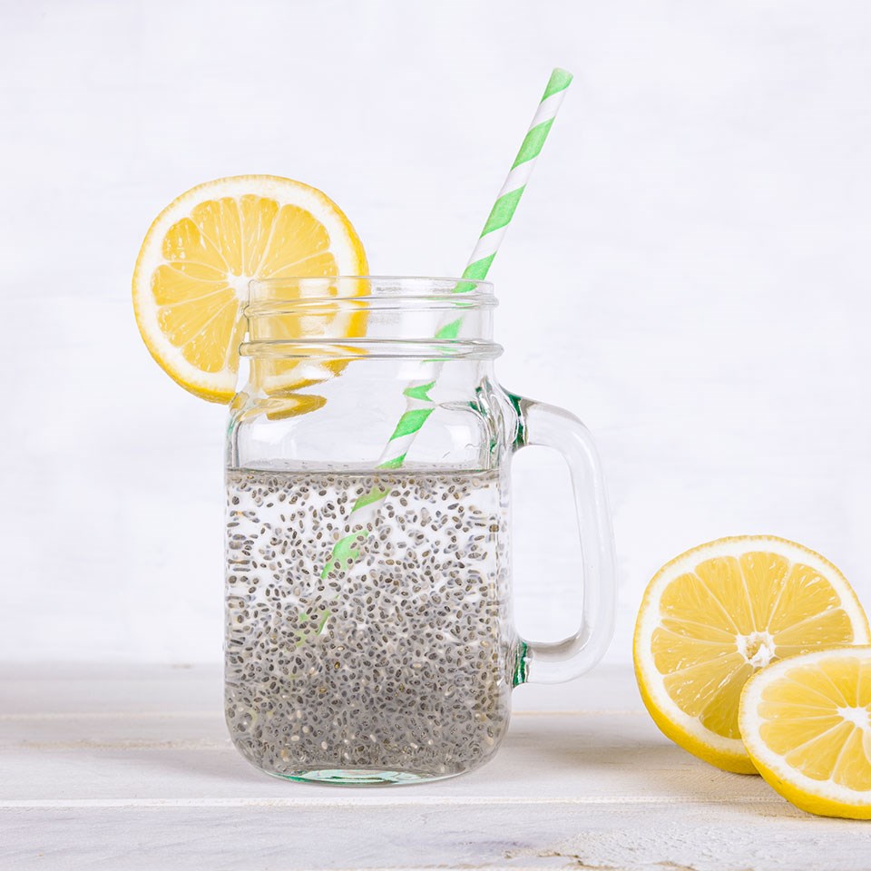 Nước chanh, hạt chia và mật ong Nước chanh, hạt chia và mật ong