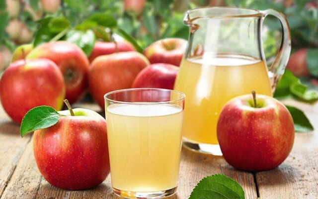 Cách chế biến nước ép táo để làm sáng da