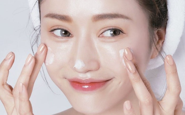 Kem dưỡng trắng giúp làm sáng da và đều màu da
