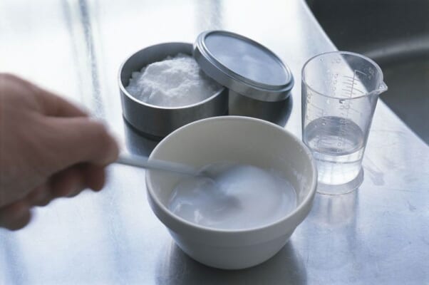 baking soda với nước